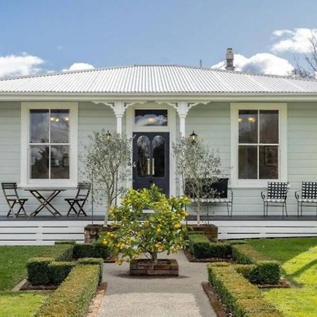 Historic Charm In Greytown - Cosy Kowhai Cottage Exteriör bild