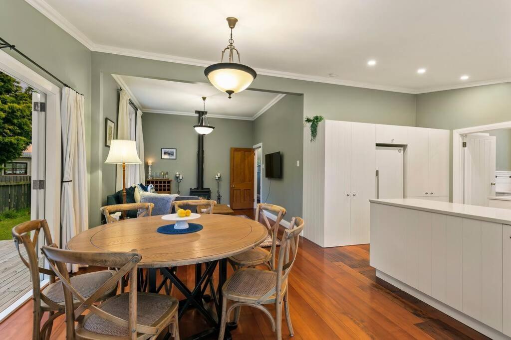 Historic Charm In Greytown - Cosy Kowhai Cottage Exteriör bild