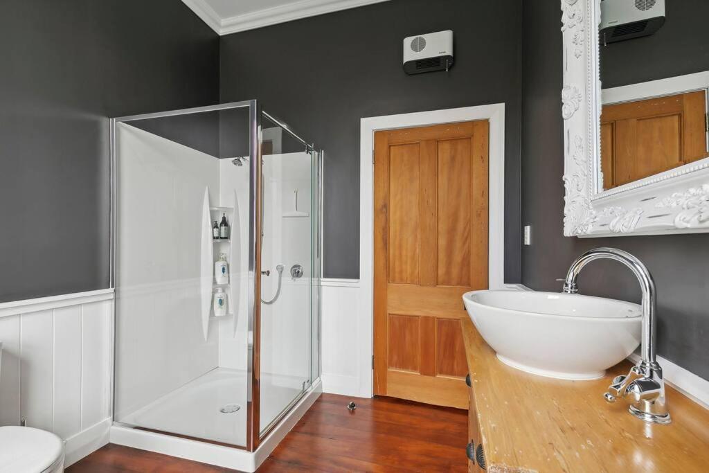 Historic Charm In Greytown - Cosy Kowhai Cottage Exteriör bild