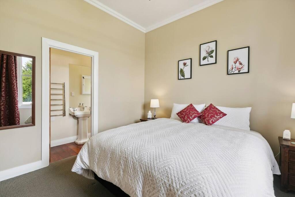 Historic Charm In Greytown - Cosy Kowhai Cottage Exteriör bild
