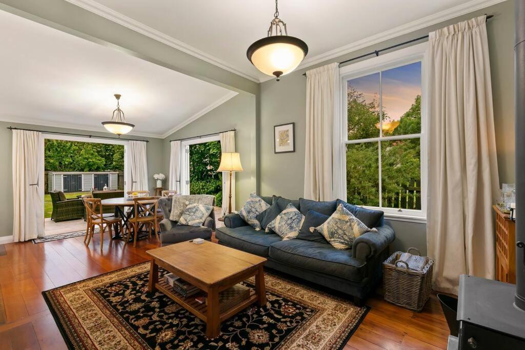 Historic Charm In Greytown - Cosy Kowhai Cottage Exteriör bild
