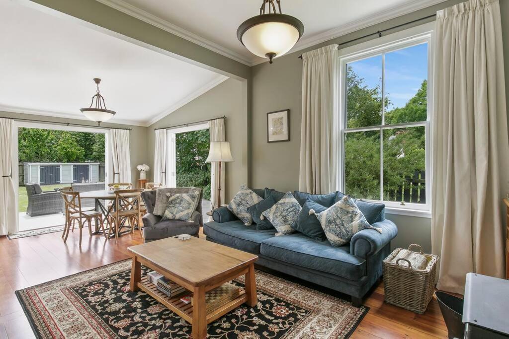 Historic Charm In Greytown - Cosy Kowhai Cottage Exteriör bild
